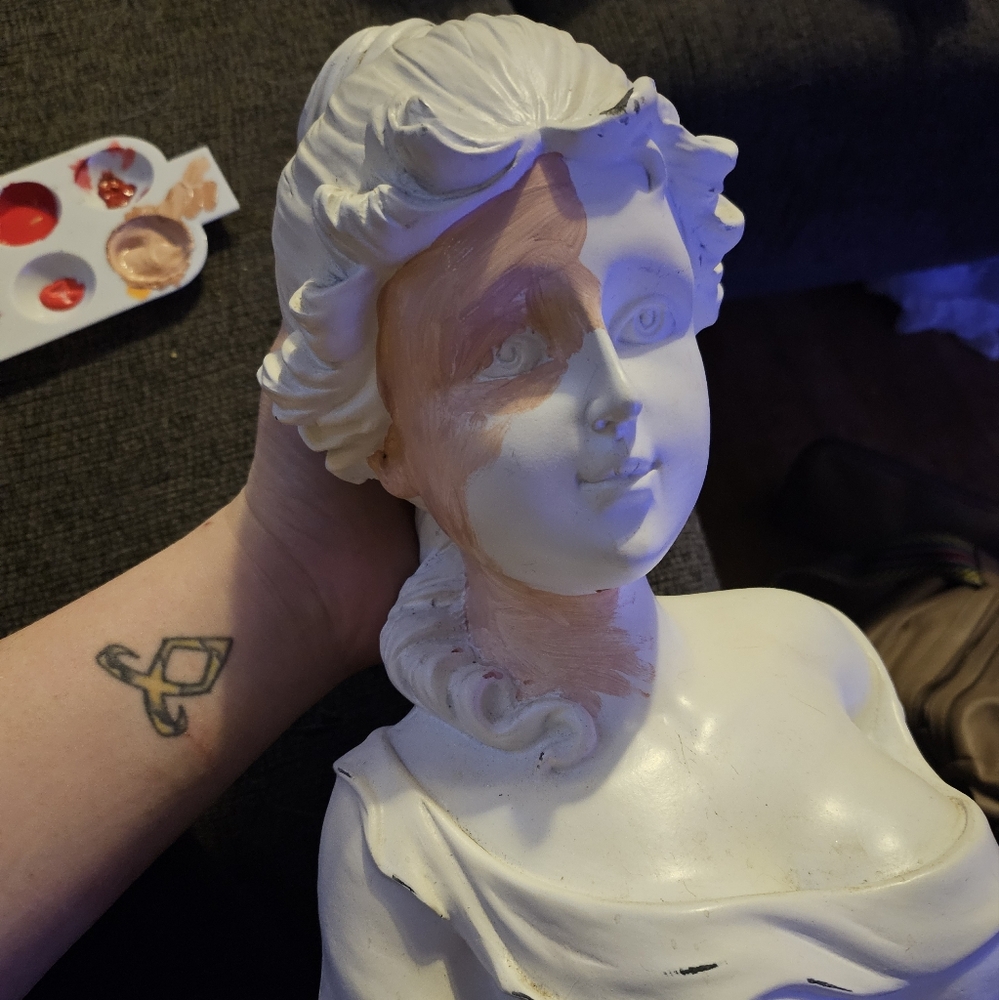 Miss Lady - Picture 3 of 3